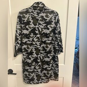 Gray & Olive Camouflage Cardigan